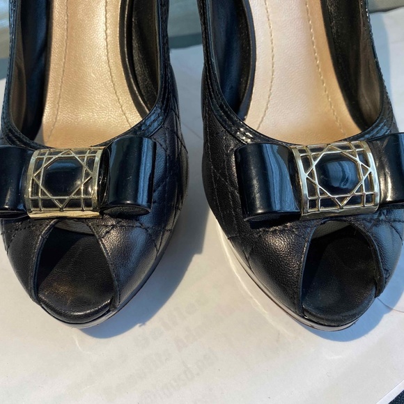 CHRISTIAN DIOR QUILTED BLACK LEATHER PLATFORM PUMPS OPEN-TOE SIZE 39.5-9 ITALY - Picture 3 of 8